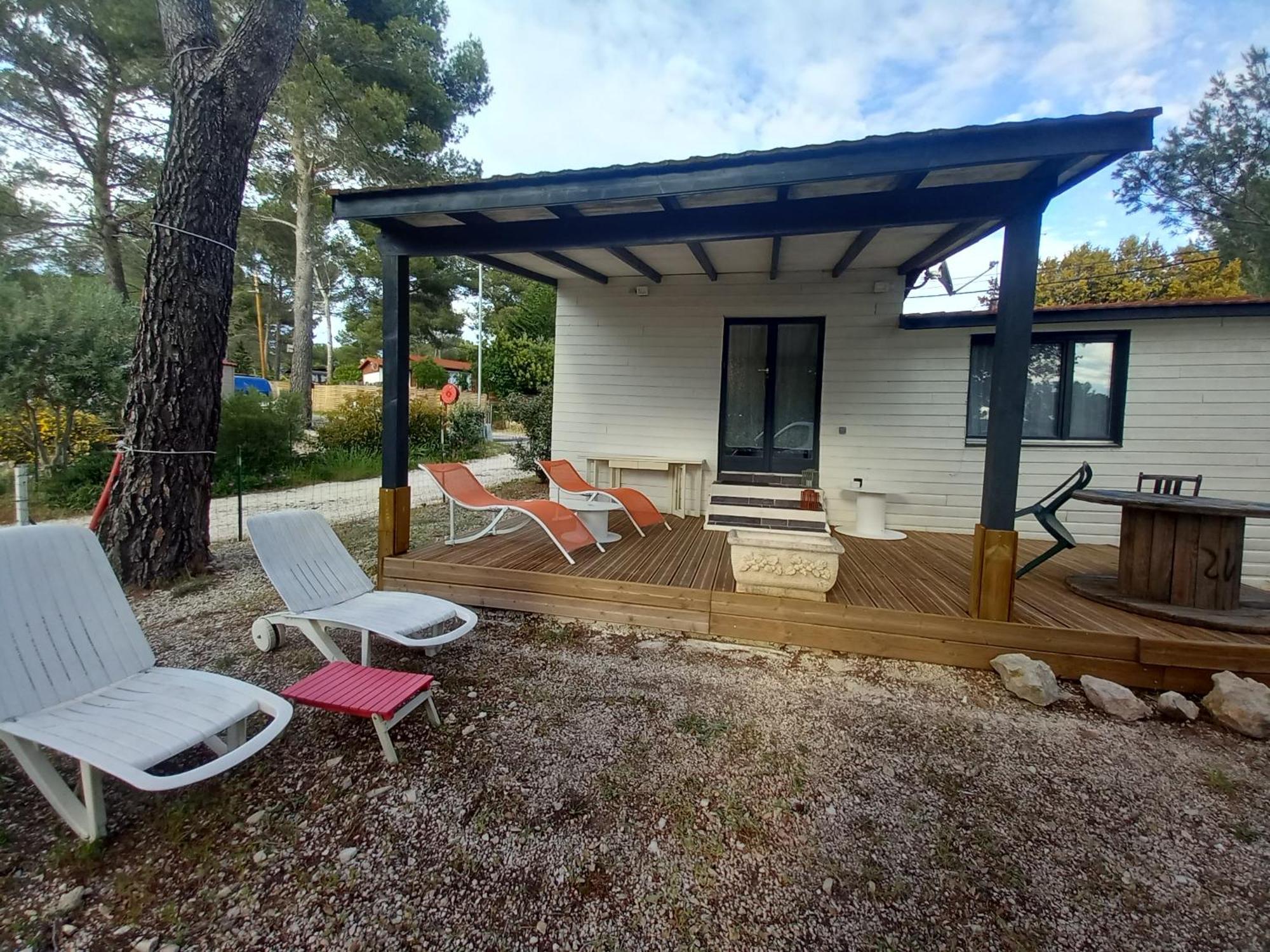 Mobilhome A Deux Pas Du Circuit Du Castellet Avec Terrasse Vue Mer Le Castellet  Exterior photo